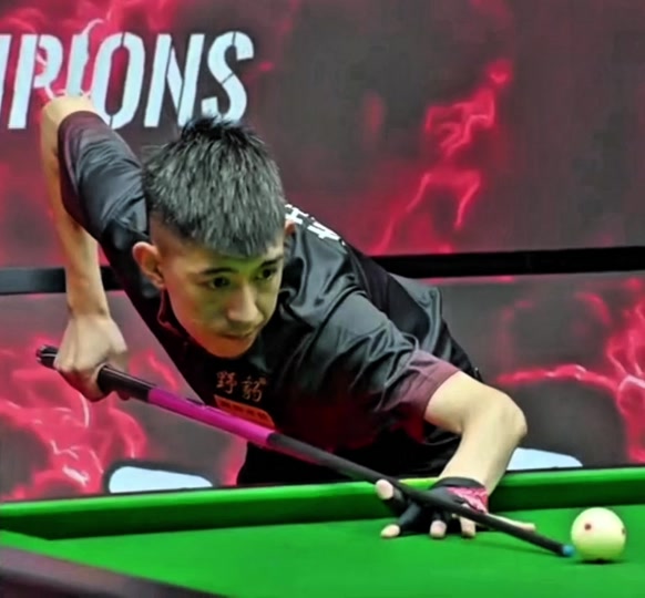 受瞩目的挑 受瞩目的挑