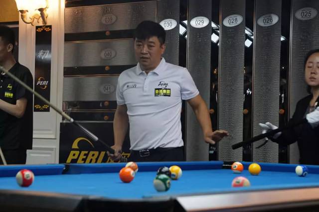 唾手可得的 唾手可得的